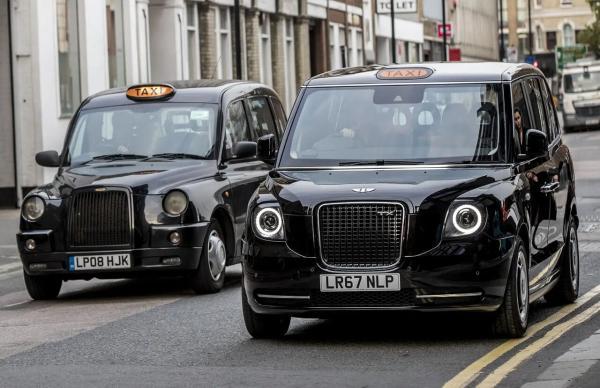 تاکسی های سیاه لندن هوا را آلوده نمی نمایند، عکس